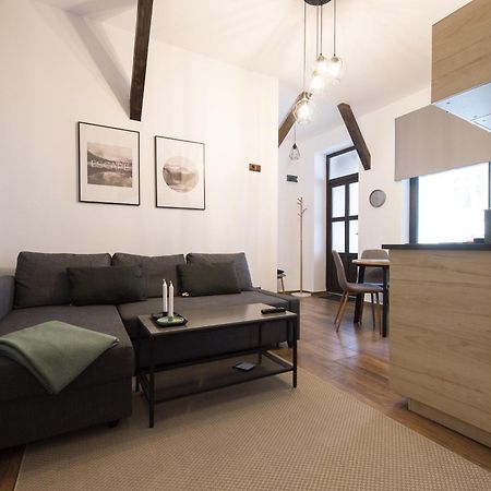 Lovely Brasov Flat With Patio And Mountain Views Exterior foto