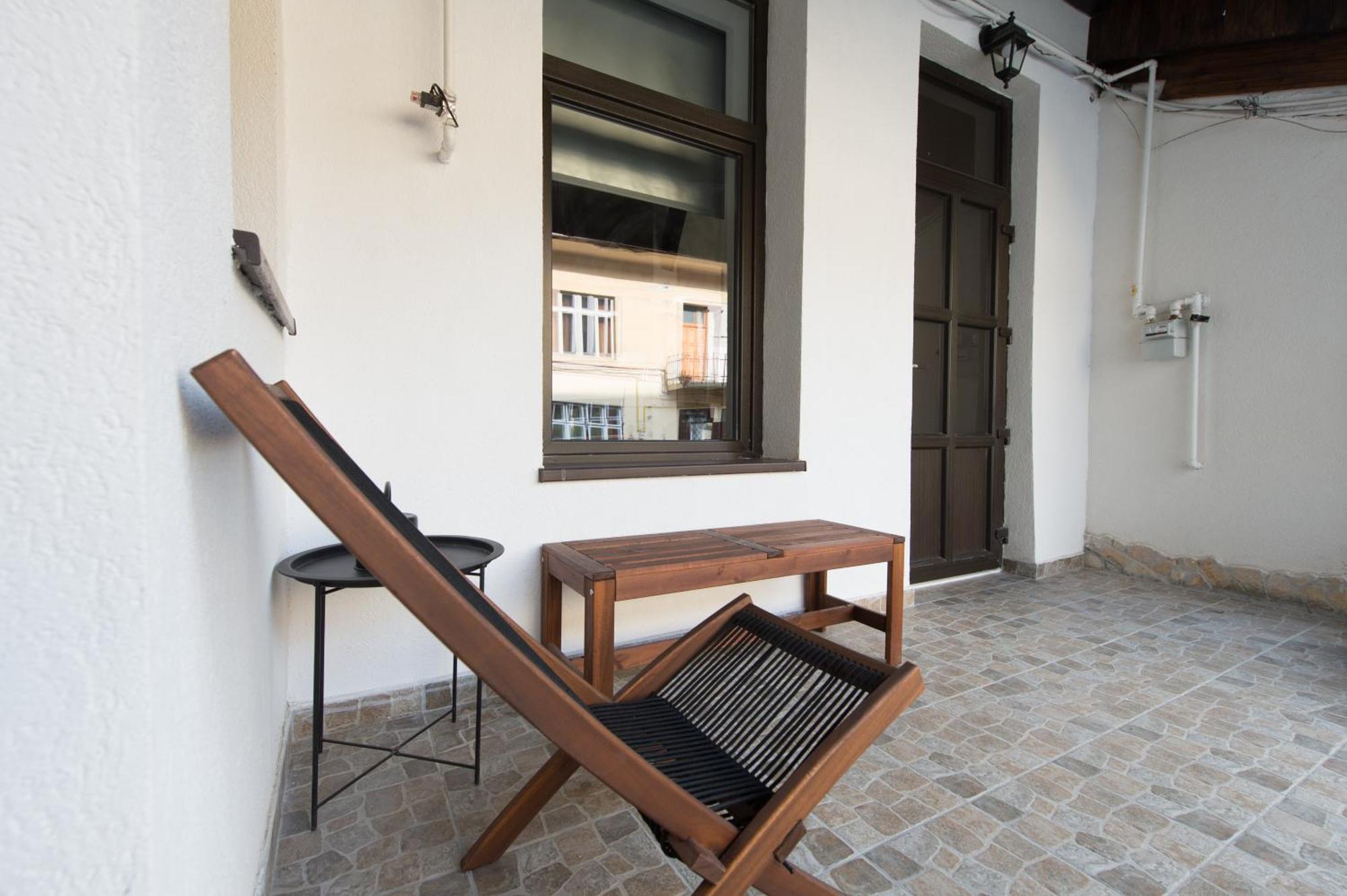Lovely Brasov Flat With Patio And Mountain Views Exterior foto