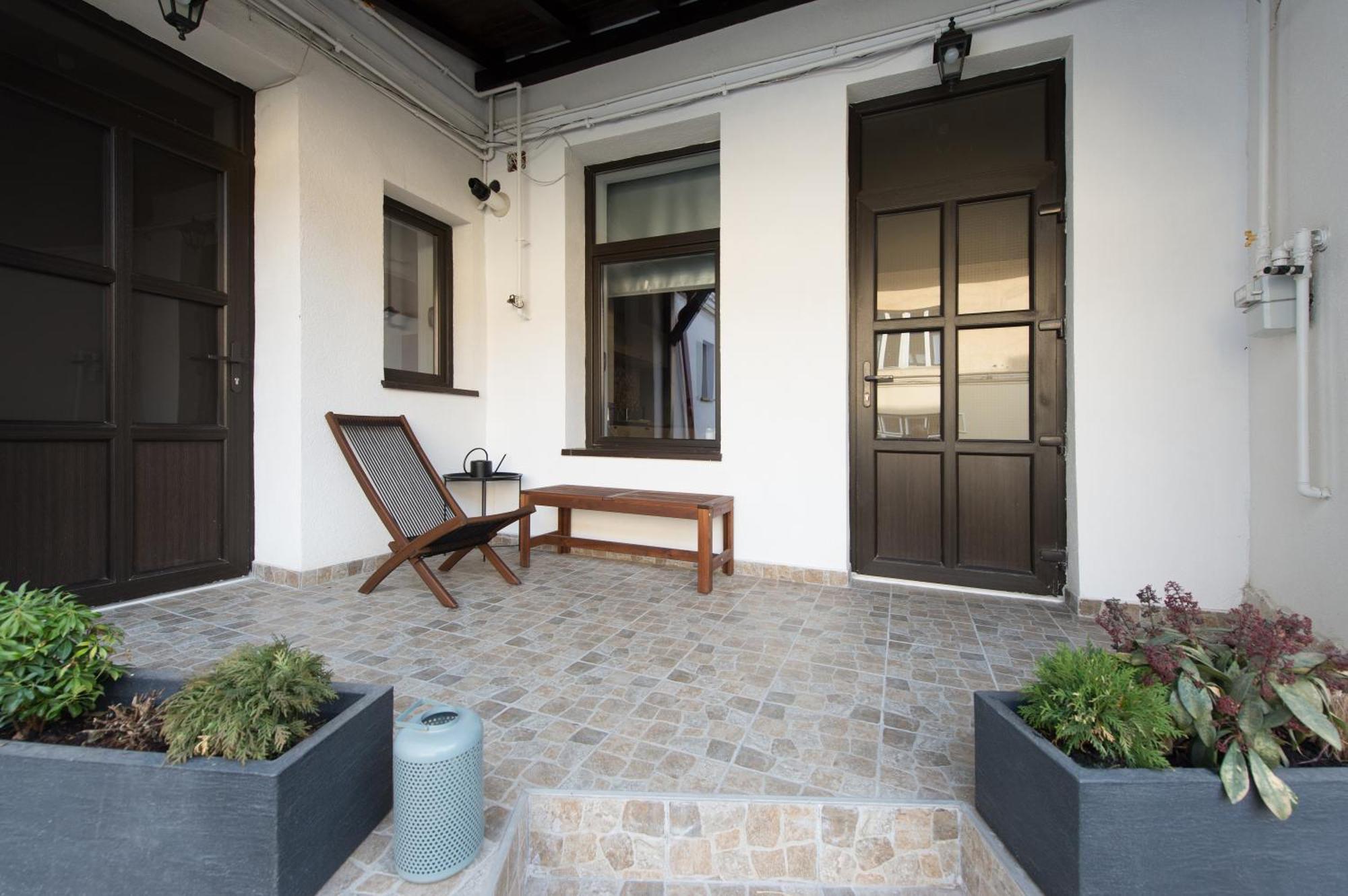 Lovely Brasov Flat With Patio And Mountain Views Exterior foto