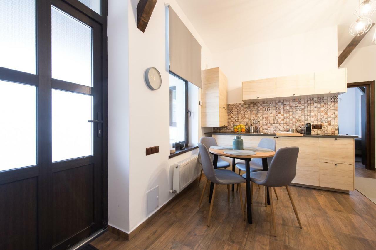 Lovely Brasov Flat With Patio And Mountain Views Exterior foto
